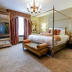 The Detroit Club